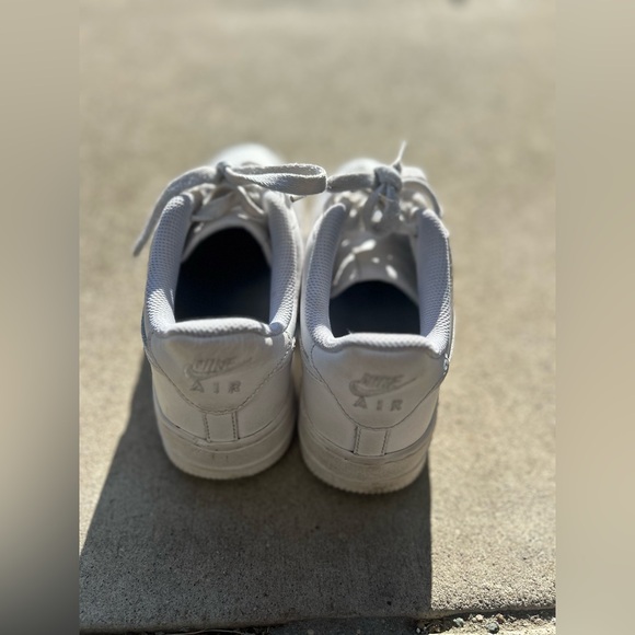 Nike Air Forces 1 - Picture 5 of 8